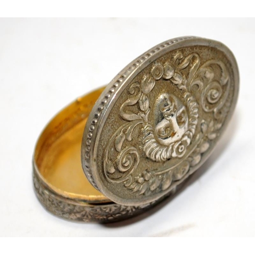 375 - Vintage Fratelli Coppini .800 Italian silver pill box with hinged lid and gilded interior