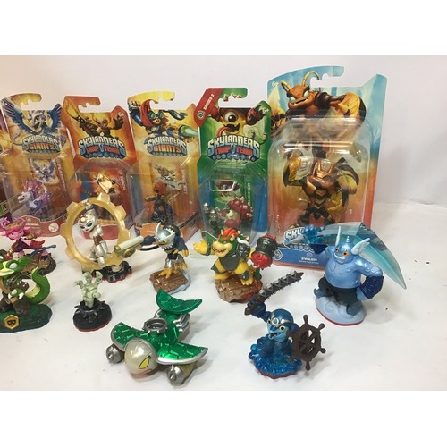 46 - Collection of Skylander figures of which some are still sealed in their boxes. A total of 18 items.