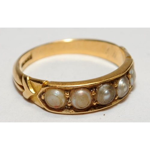 440 - Vintage 18ct gold seed pearl dress ring size M. 3.3g