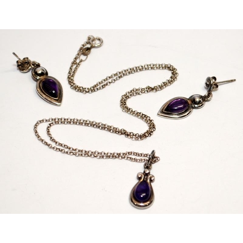 494 - Amethyst 925 silver pendant and earrings.