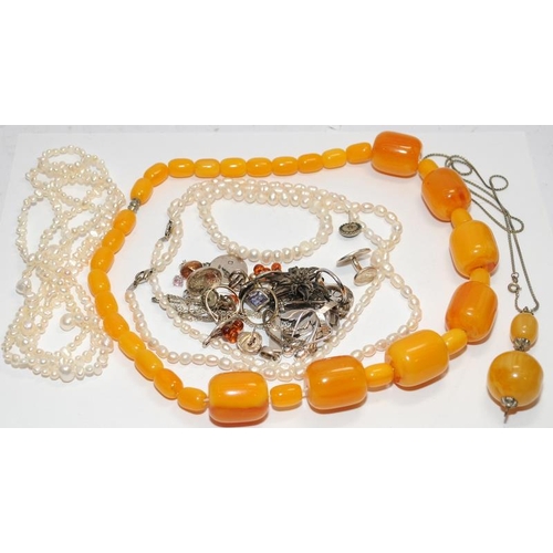 410 - Selection of Fresh water pearls/Amberine and 925 silver jewellery.