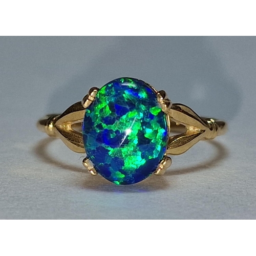 498 - A 9ct gold and fire opal ring approx 1ct, Size N