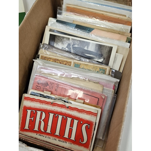 225 - Box of mixed ephemera to include motor car and theatre magazines.