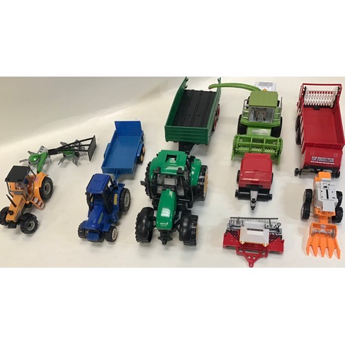 115 - Box of various farm animals, machinery and accessories. All found in great conditions.