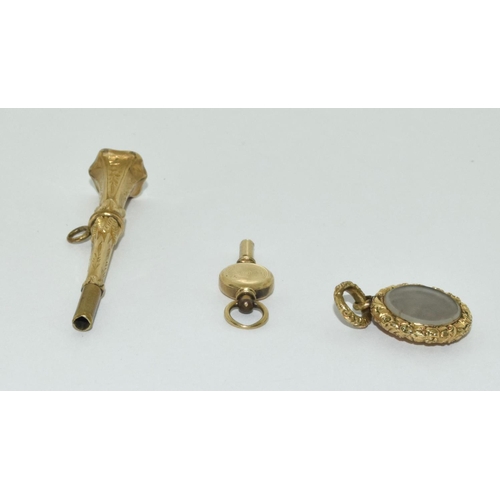 459 - Edwardian/Victorian possibly gold mourning pendant.