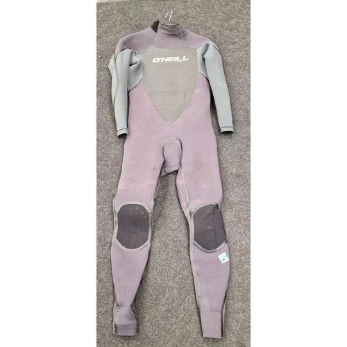 27 - O'Neill adults wet suit size S.