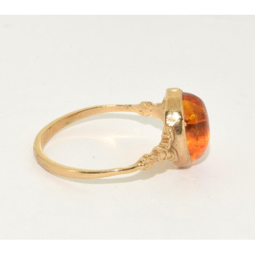 398 - 9ct gold ladies Amber ring size O