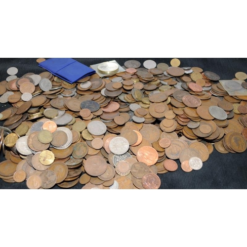 180 - Large quantity of vintage GB coins