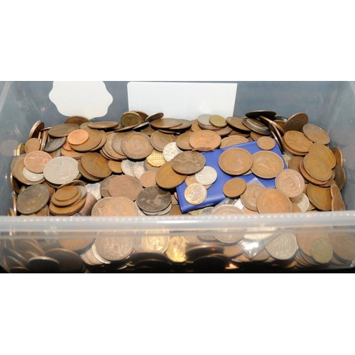 180 - Large quantity of vintage GB coins