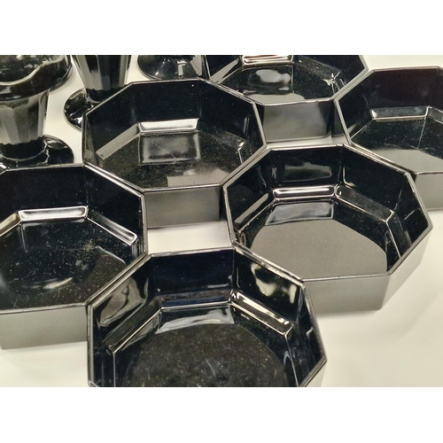 60 - Arcopal/Arcoroc collection of Jet Black glassware to include clamshell plates, sundae dishes and oth... 