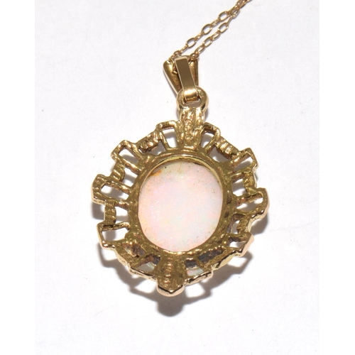 397 - 9ct gold Opal pendant necklace