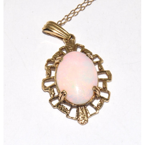 397 - 9ct gold Opal pendant necklace