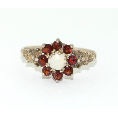 526 - Vintage P & R B fully hallmarked opal and garnet sterling silver cluster ring