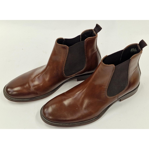 115 - As new leather Chelsea boots in brown tan size 9