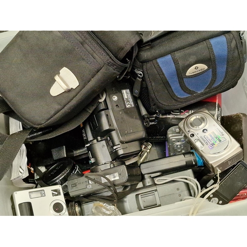 244 - Box containing a large collection of miscellaneous cameras and camcorders.