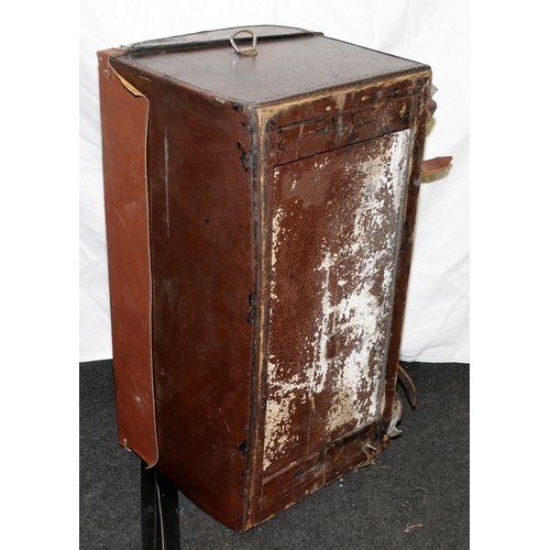 276 - Quality antique Autokoffers Mudde car / motoring trunk with hinged lid (repaired) with leather fixin... 