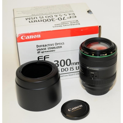 105 - Canon EF 70-300 f/4.5-5.6 DO IS USM zoom lens. Boxed