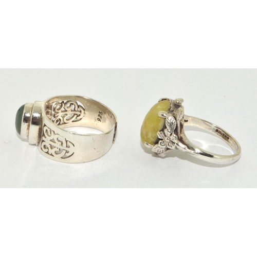 501 - Two vintage 925 silver Jade Scottish hard stone rings.