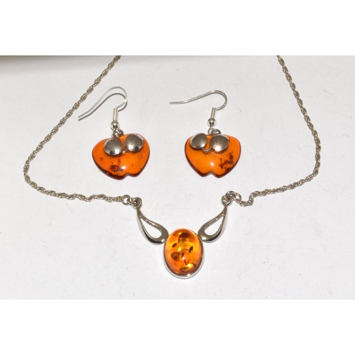 427 - Baltic honey amber 925 pendant and amber earrings.