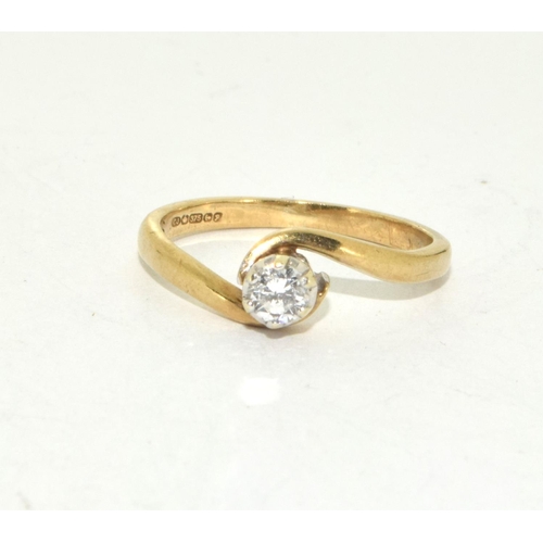 456 - An 18ct yellow gold single stone diamond ring of 20 points. Size L