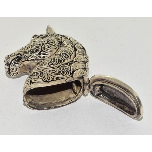 387 - A well decorated horse head vesta case stamped 800.