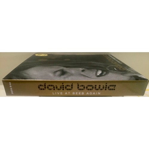 8 - DAVID BOWIE BOX SET ‘LIVE AT THE BEEB AGAIN’. Live at BBC Théatre, London U.K, June 27th 2000) This ... 