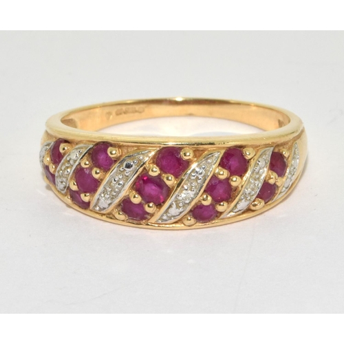 113 - 14ct white and yellow gold Diamond and Ruby stripe pattern ring size U