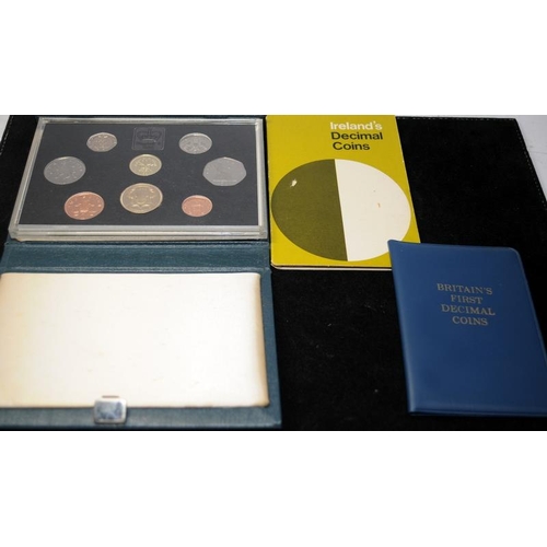 45 - Ireland's First Decimal Coins wallet, Britain's First Decimal Coins wallet and a Royal Mint 1986 pro... 