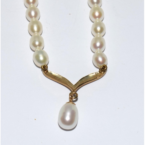 287 - 9ct gold and Chinese Freshwater Cultured  Pearl necklace