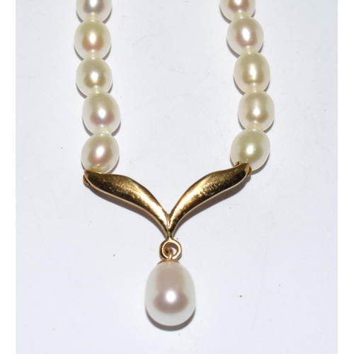 287 - 9ct gold and Chinese Freshwater Cultured  Pearl necklace