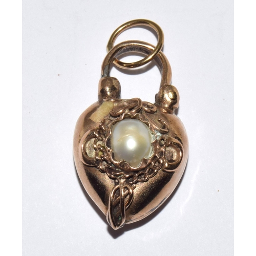 112 - Victorian bracelet locket set with a pearl 6.7g