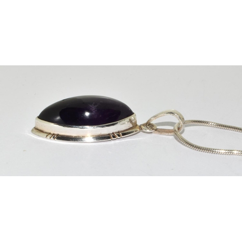 165 - Vintage amethyst cabochon 925 silver pendant.