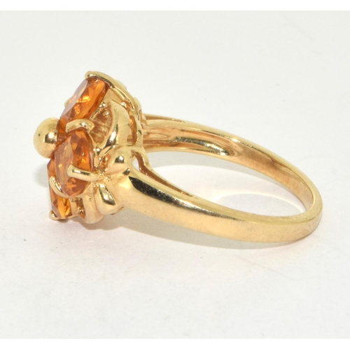 351 - 9ct gold ladies Amber daisy ring 5.5g size N