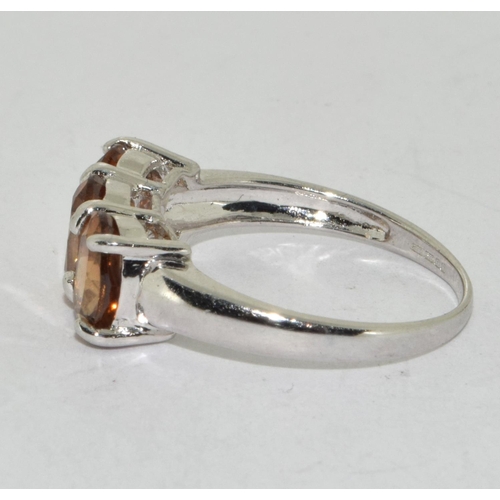 391 - 9ct white gold ladies 3 stone Amber ring size N