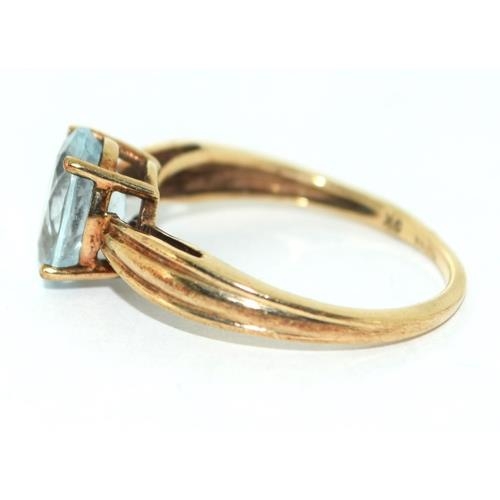 350 - 9ct gold ladies Vintage Aquamarine ring size O