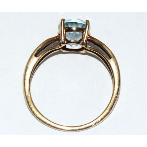 350 - 9ct gold ladies Vintage Aquamarine ring size O