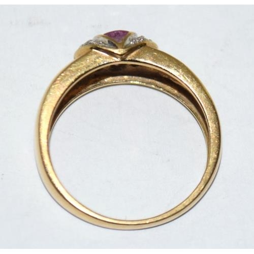 173 - 9ct gold ladies Diamond and Pink sapphire dress ring size M