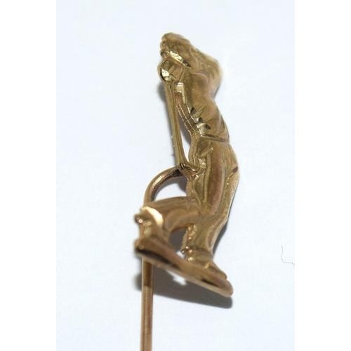 292 - 9ct gold golfing tie Pin