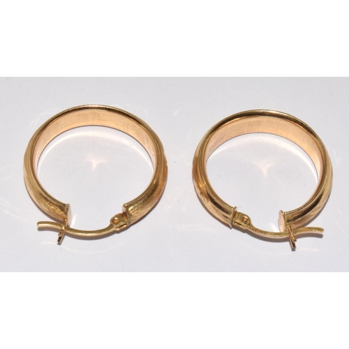 134 - 14ct gold earrings.