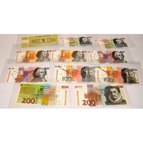 69 - Large collection of Yugoslavia and Slovenia banknotes including some vintage and high value examples... 