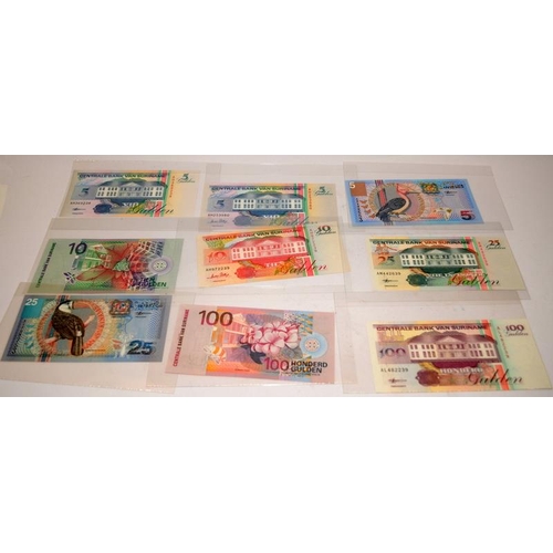 75 - A collection of banknotes mostly from Central and South America, to include Argentina, Peru, Uruguay... 