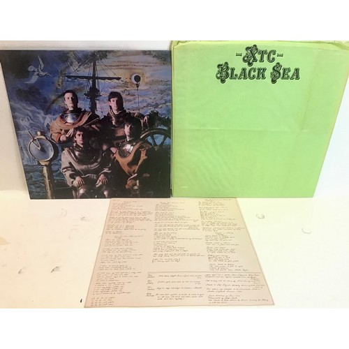 424 - XTC ‘BLACK SEA’ RARE WITH PROMO PAPER BAG. Nice album here on Virgin V 2173 from 1980 and comes with... 