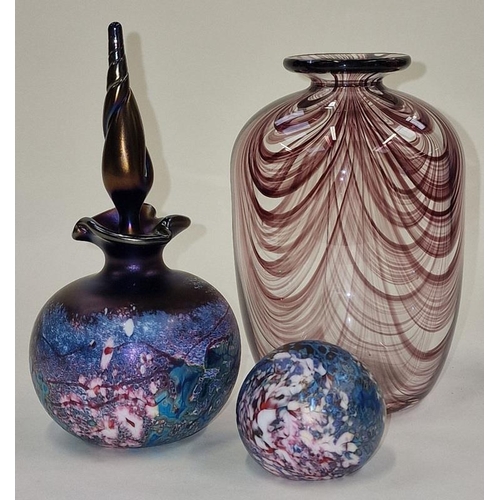 40 - Liskard studio art glass vase 15cm tall together 2 items of iridescent glass to include a perfume bo... 