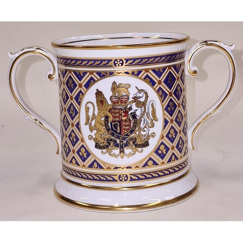 47 - Spode Ltd edition twin handed loving cup with certificate to commemorate the golden jubilee of HM Th... 