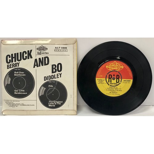 510 - CHUCK BERRY AND BO DIDDLEY R AND B SERIES  RARE EP. Super VG+ extended play vinyl here on Pye Intern... 