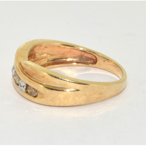 305 - 9ct Gold Yellow & White Diamond Twist Ring. Size L