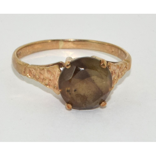 299 - 9ct Gold Ladies Smoky Quartz Ring. Size M