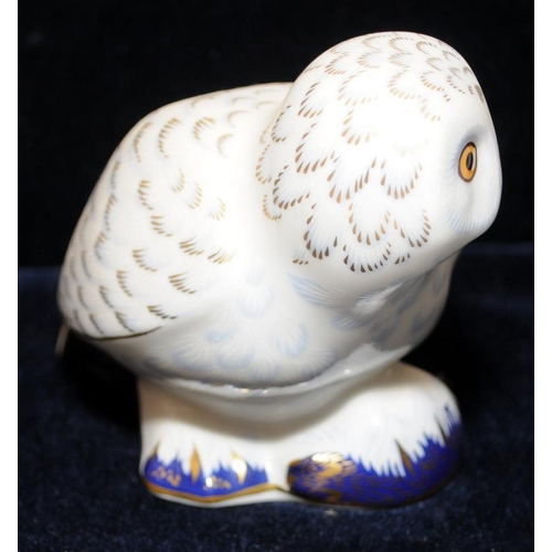 92 - Royal Crown Derby imari paperweight - Snowy Owl Collectors Guild special with gold stopper