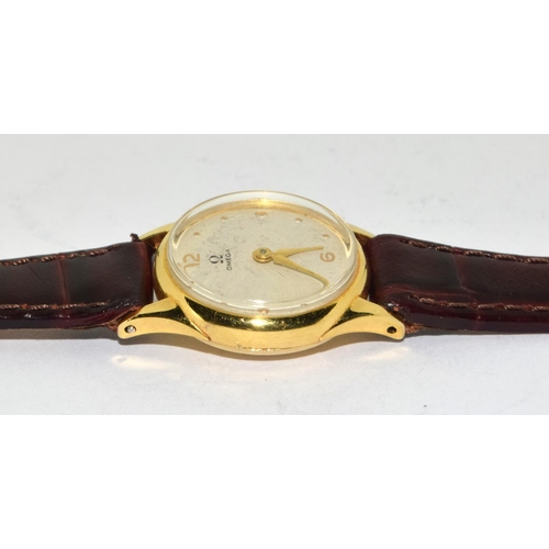 268 - A 14ct gold Omega manual wind wristwatch (working)