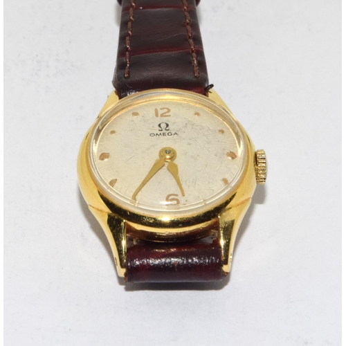 268 - A 14ct gold Omega manual wind wristwatch (working)